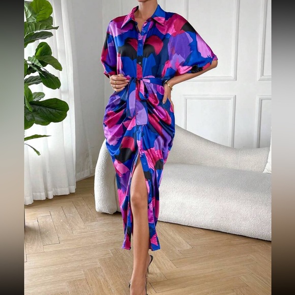 Allover Print Batwing Sleeve Ruched Split Thigh Belted Shirt Dress - Picture 2 of 7